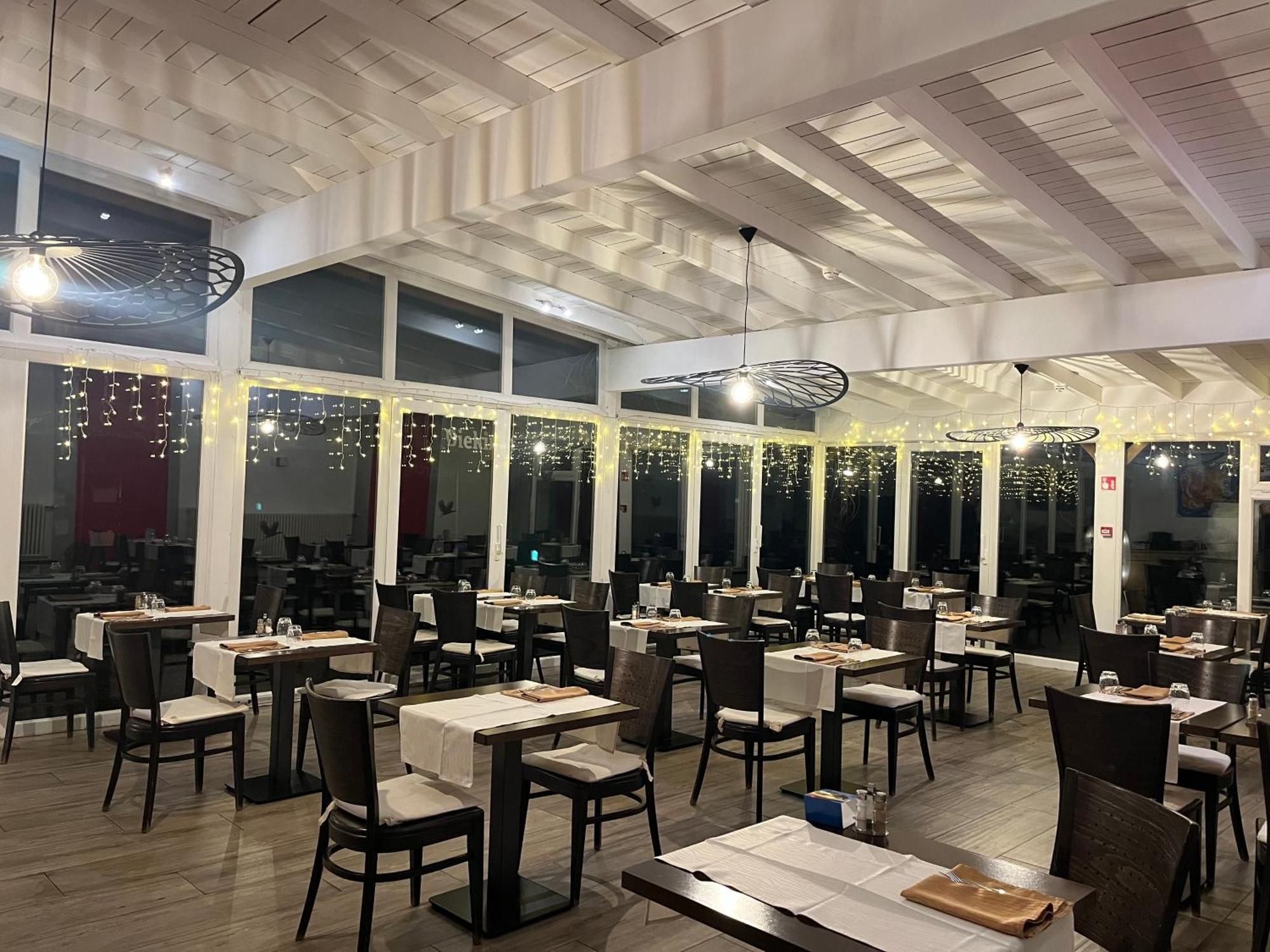 מונדורף-לה-באן Hotel Restaurant Le Paris מראה חיצוני תמונה